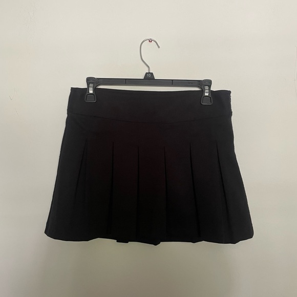 Black pleated school girl skirt. Cherokee brand. Youth XL. - Picture 3 of 4